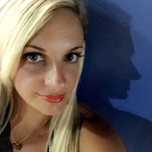 One year ago was the Boston winter Posh n sip awe - Picture 3 of 8